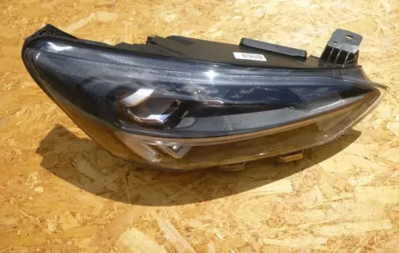 Ford Focus Headlight/headlamp MX7B13E014EB