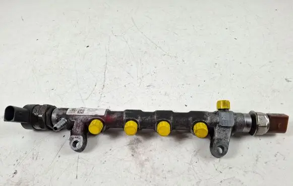 Volkswagen PASSAT CC Fuel main line pipe 057130764AB
