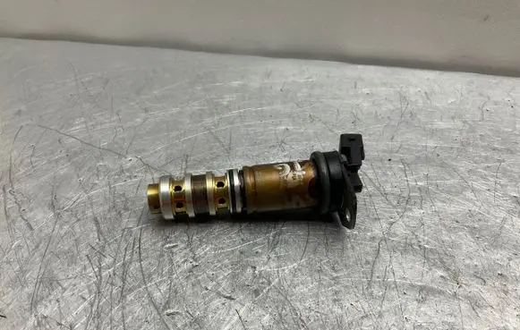 BMW X5 E70 Camshaft vanos timing valve 7561265 13150948