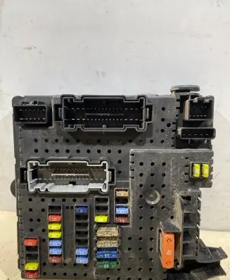 Volvo V70 Fuse module 30786646 07W201 28080156
