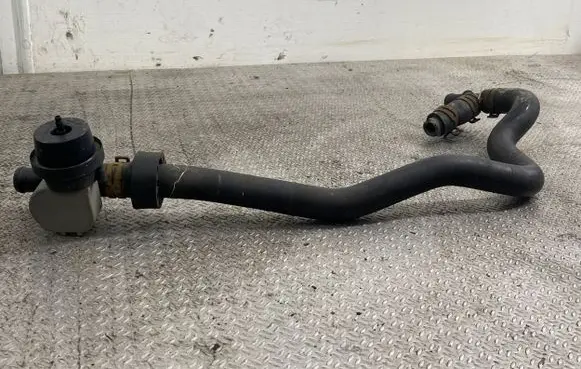Volkswagen Crafter Engine coolant pipe/hose 9065011684