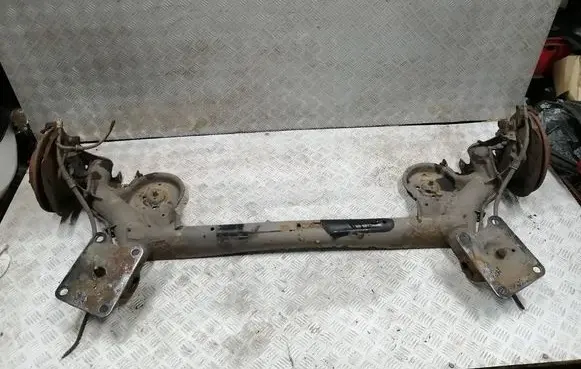 Ford Grand Tourneo Connect Rear beam 