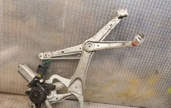 Mercedes-Benz E W210 Front door window regulator with motor 0130821709