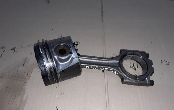 Volvo XC90 Piston with connecting rod NOCODE