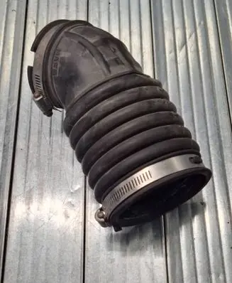 Volvo V40 Air intake duct part 1068175S02