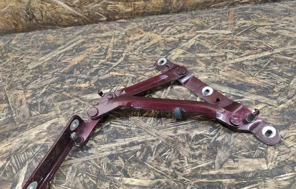 Maserati Quattroporte Tailgate/trunk/boot hinge