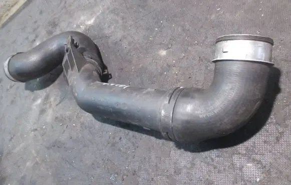 Volkswagen PASSAT B6 Intercooler hose/pipe 3C0145770B
