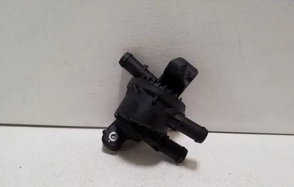 Volvo XC60 Engine coolant pipe/hose