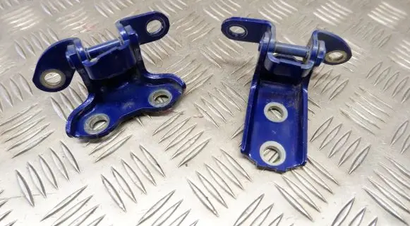 Rear door hinge set