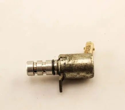 Audi A4 S4 B8 8K Camshaft vanos timing valve 06K115243B