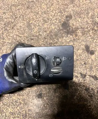 Ford C-MAX I Light switch 4M5T13A024AA