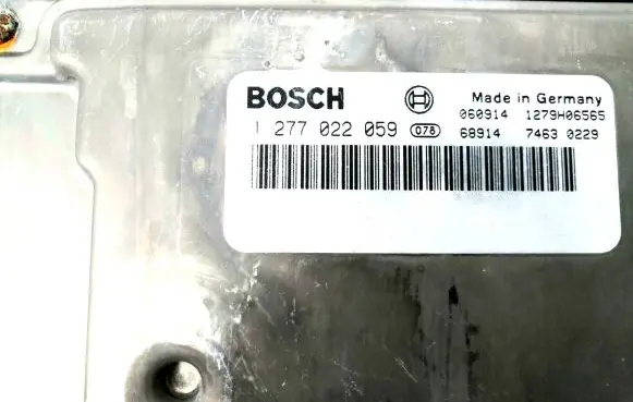 BMW 5 E60 E61 Engine control unit/module 277022059 060914 1279H06565