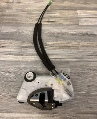 Toyota C-HR I Front door lock 