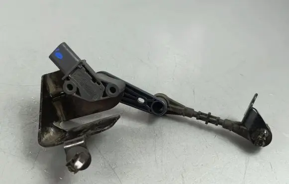 Rear air suspension level height sensor