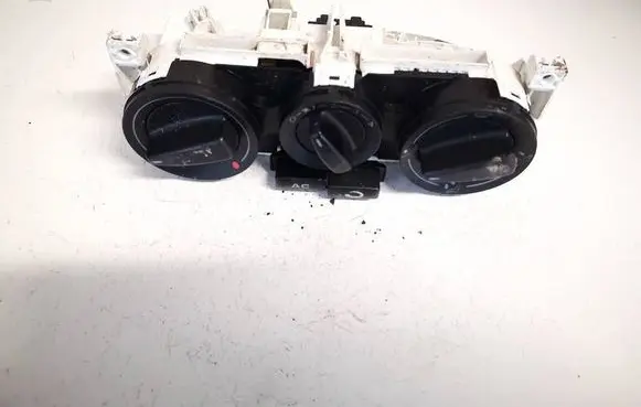 Skoda Octavia Mk1 (1U) Climate control unit 1j0820045e