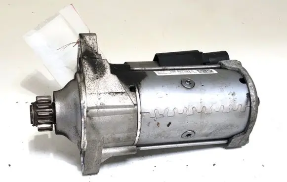 Volkswagen PASSAT B8 Starter motor 02E911022C
