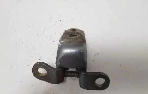 Honda CR-V Front door upper hinge