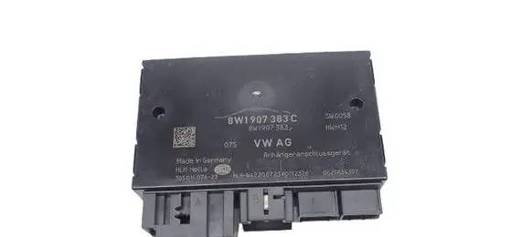 Audi A5 Tow bar trailer control unit/module 8W1907383C