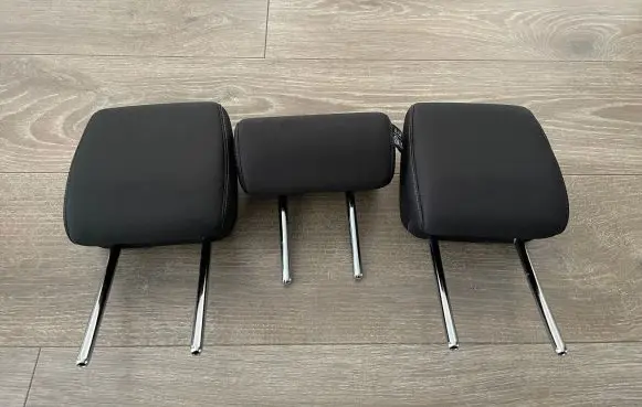 Honda CR-V Front seat headrest 