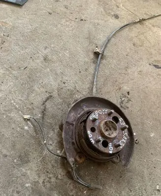 Lexus ES 250 - 300 - 330 Rear wheel hub