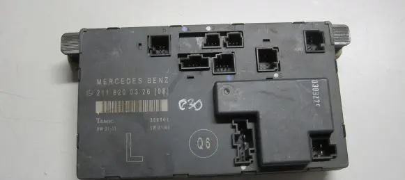 Mercedes-Benz E W211 Door control unit/module 2118200326