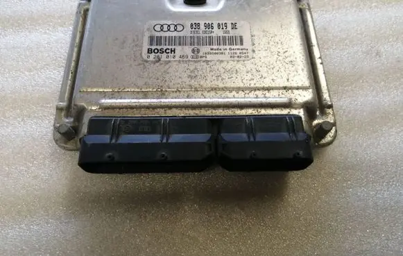 Audi A3 S3 8L Engine control unit/module 038906019DE 1039S00381 0281010469