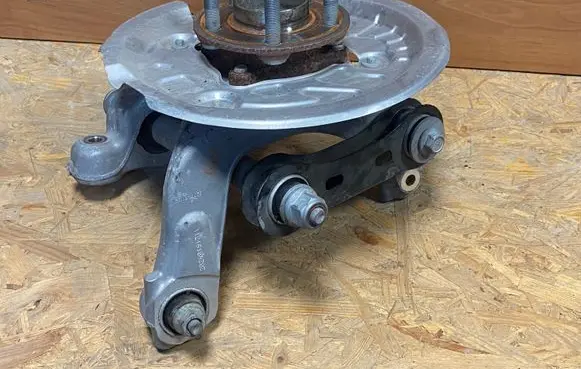 Ford Explorer VI Rear wheel hub LB5C5B758AB