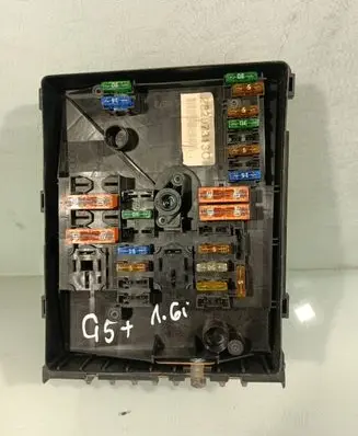 Volkswagen Golf Plus Fuse module 1K0937125