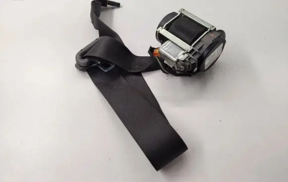 Mercedes-Benz B W245 Front seatbelt