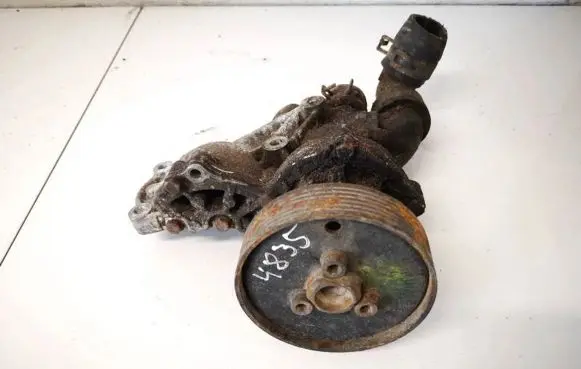 Volkswagen Golf III Water pump 037121013a