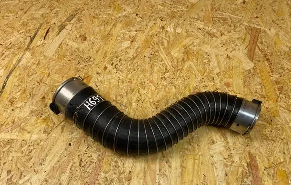 BMW 4 F32 F33 Intercooler hose/pipe 8573762