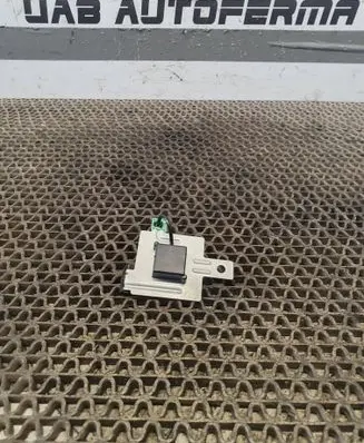 Mazda 3 II Aerial GPS antenna BHP166DY0A K5006 224673