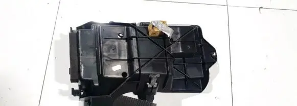 Battery box tray