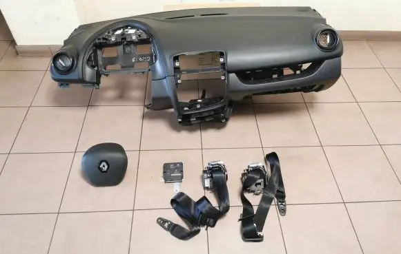 Renault Clio IV Airbag set with panel 682007861R 681004084R 985250096R