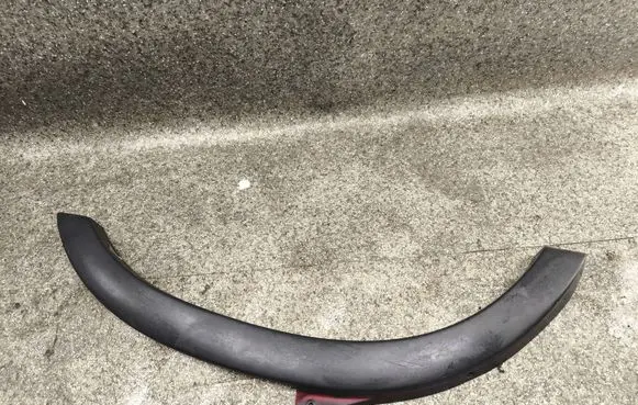 BMW 3 E36 Front arch trim 7701692571