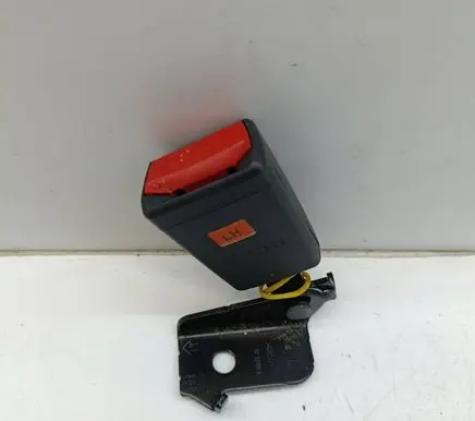 Hyundai i40 Rear seatbelt buckle 