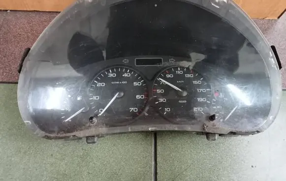Peugeot Partner Speedometer (instrument cluster) 9662745180 000708613 DF0DCL96
