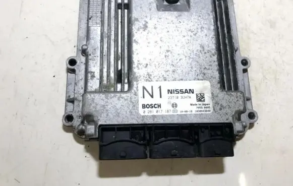 Nissan X-Trail T31 Engine control unit/module 237103uh7a 0281017187