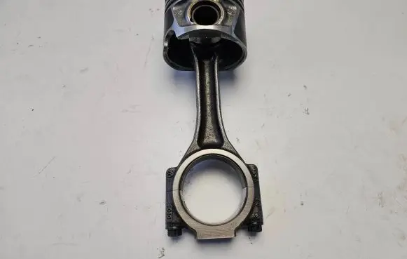 Volkswagen Tiguan Piston with connecting rod 026038J