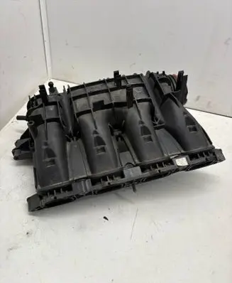 Volkswagen PASSAT B8 Intake manifold 05E129709