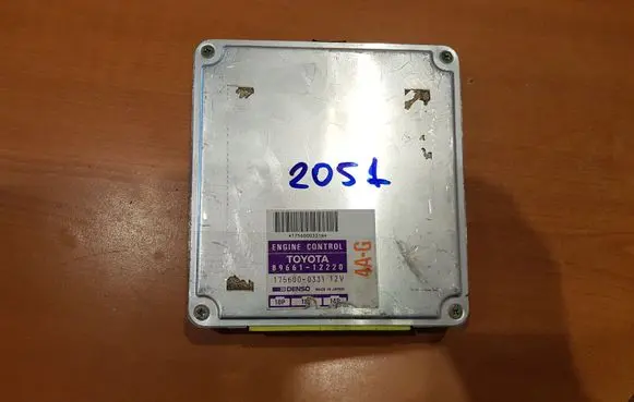 Toyota Corolla E90 Engine control unit/module 8966112220 1756000331