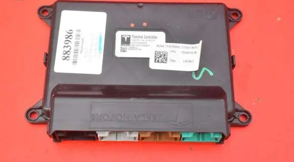 Tesla Model S Engine control unit/module ECU 1034215-00-A