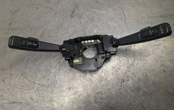 Volvo V50 Wiper turn signal indicator stalk/switch P30710342