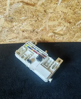 Volvo V70 Fuse module 31327215