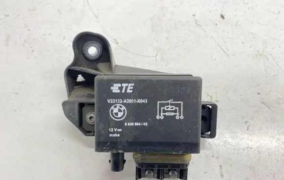 BMW 2 F44 Coolant fan relay 6836504 61366836504 V23132A2001X043