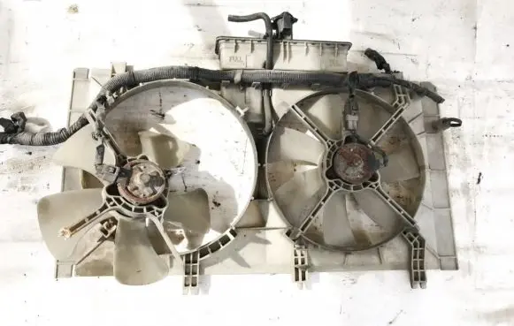 Mazda 6 Radiator cooling fan shroud