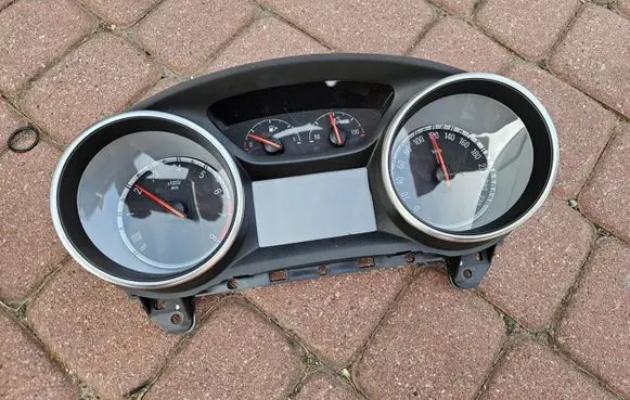 Opel Insignia B Speedometer (instrument cluster) 87853980000035206