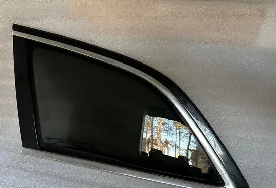 Rear side window