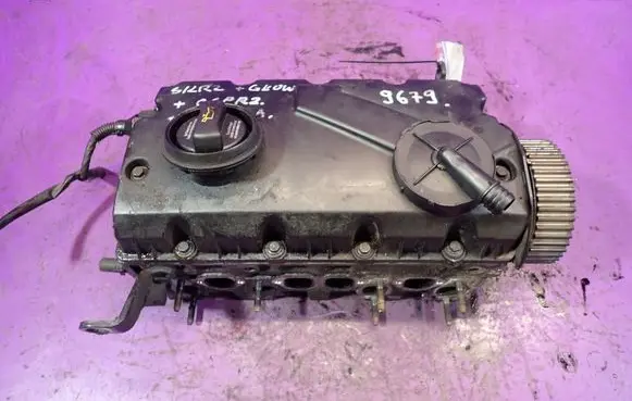 Volkswagen PASSAT B5.5 Engine head 038103373R