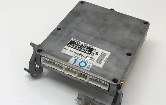Toyota Corolla Verso E121 Engine control unit/module 8966152082 2110005992